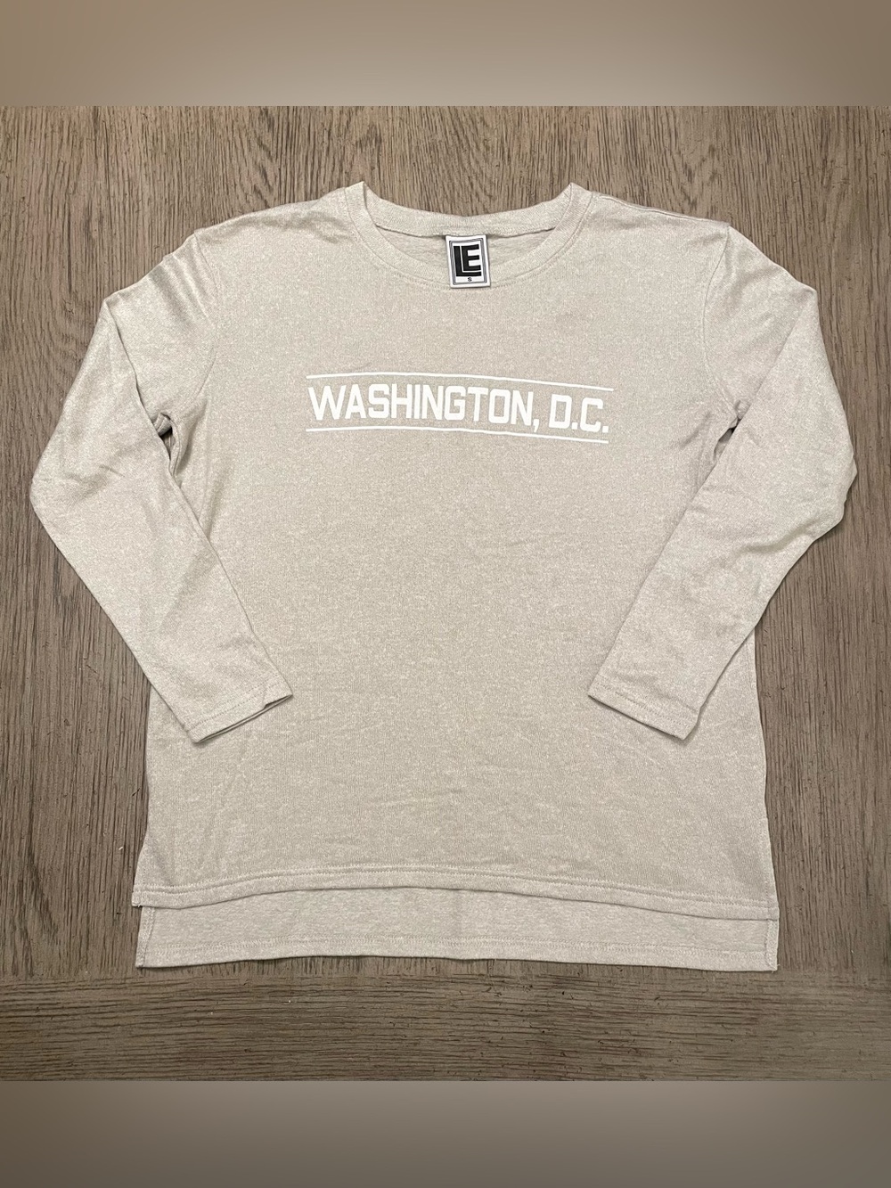 Washington DC women’s lightweight knit top, cream/tan, S, very soft, never worn!